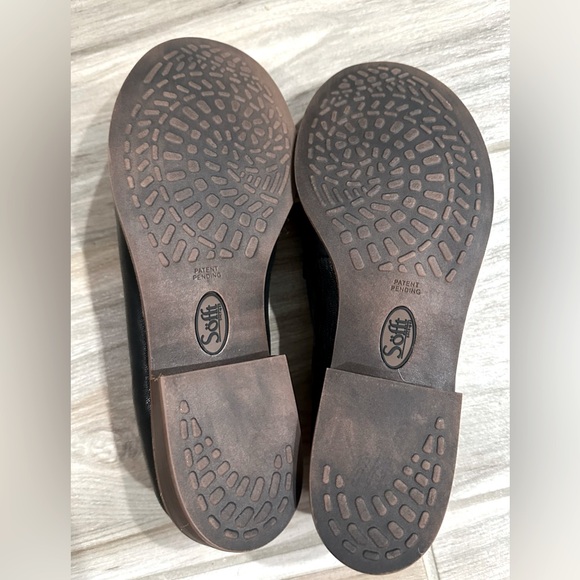 Sofft Black Loafers with chain detail, Size 9, Never worn - Picture 4 of 4